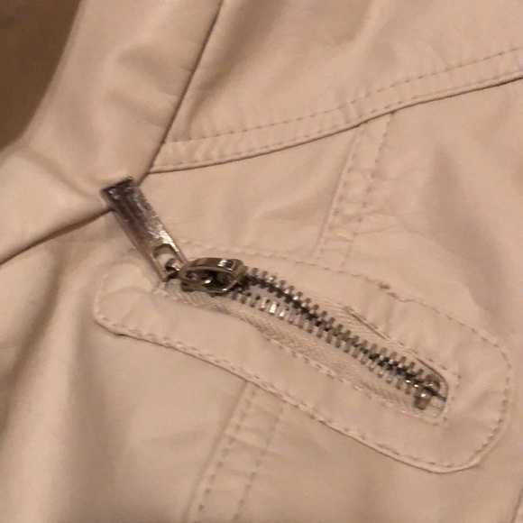 Selling White leather jacket for $20.00 - Picture 5 of 7